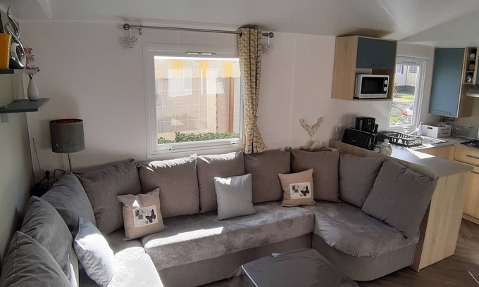 Onzain House | Mobilhome AMIRA vue sur étang camping 4* proche zoo Beauval châteaux de la Loire