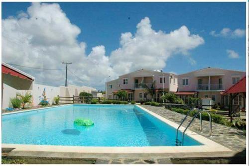Grand Gaube Apartment | Modern Apartment in Melville, Pool View, 120 m²