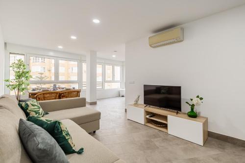 Torrox Costa Apartment | Modern Apartment Steps from the Beach