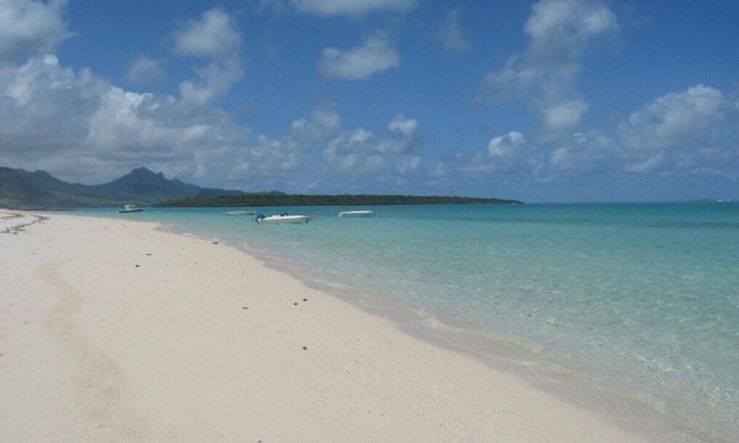 Pointe D'esny Villa | Modern beach-front villa in idyllic location