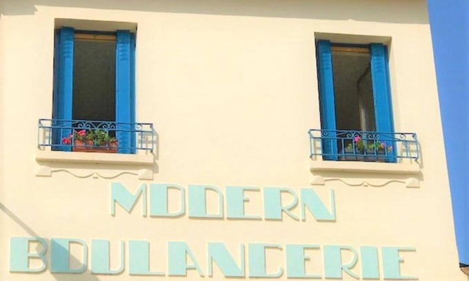Quillan House | Modern Boulangerie, large 6 bedroom village house