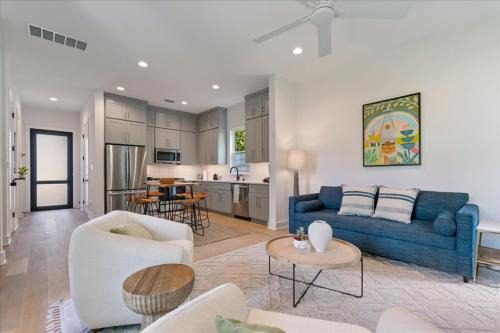 Austin Apartment | Modern Comfort Near It All 2BR 2 5BA Sleeps 6