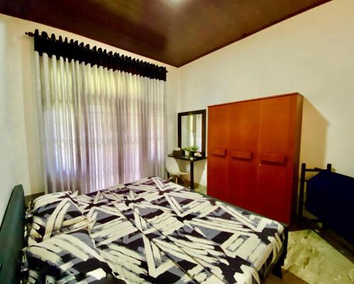 Anuradhapura Bed & Breakfast | Modern Elegant Lake Side Villa Calm and Cozy Stay Apartment Rooms Anuradhapura City Sri Lanka ZONA