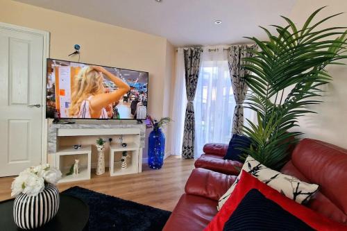 Aveley House | Modern Home near London ensuite room, 3 toilets