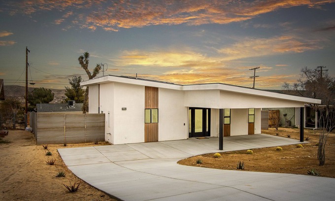 Joshua Tree House | Modern Joshua Tree Village Home