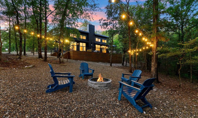 Hochatown Cabin | Modern Luxe Cabin | Hot Tub | Pet-Friendly Stay