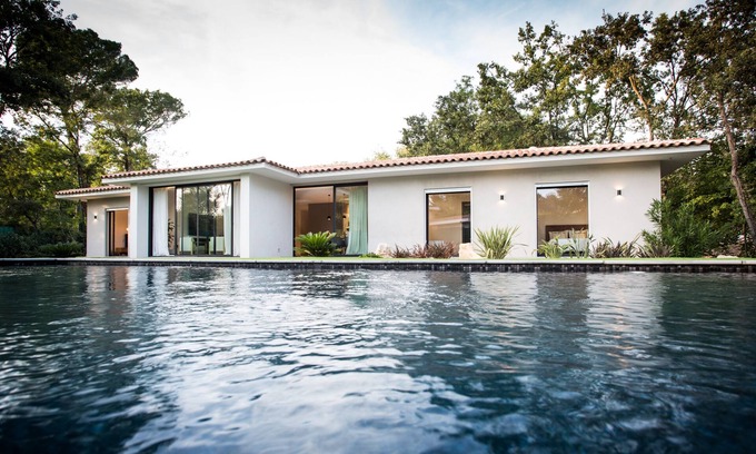 Le Collet Villa | Modern Luxury Retreat - Côte d'Azur Villages