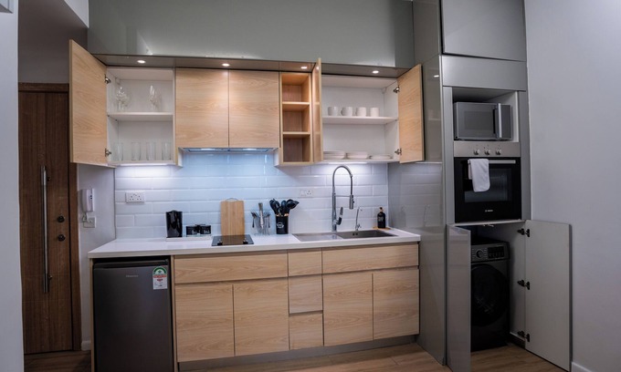 Thompson Estate Apartment | Modern Luxurious Studio Apartment