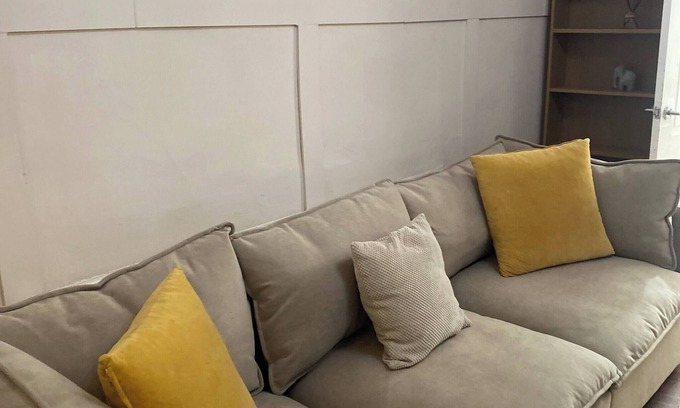 Manchester House | Modern Townhouse-free Parking-game Room-w-ifi