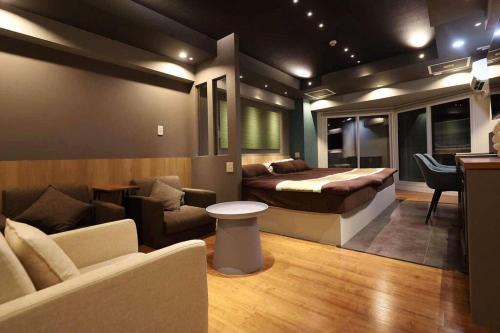 Minami Apartment | MolinHotels102-札幌市定山渓天然温泉に紅葉シーズン到来-W-beds2&S-beds3