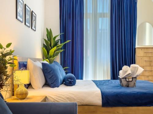 Tbilisi Apartment | Monroe Chic Studio