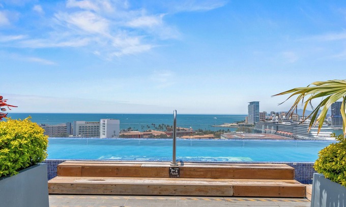 Downtown Puerto Vallarta Apartment | MONYXBNB HOTEL