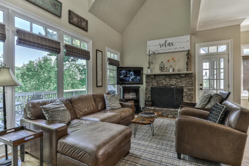 Big Canoe House | Mountain Time
