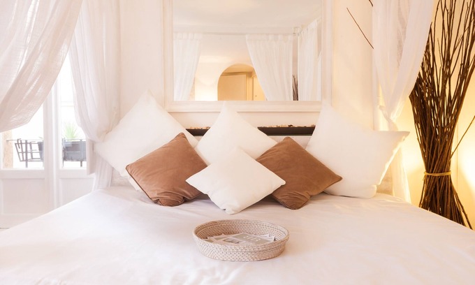 Rione V Ponte Apartment | Navona Penthouse