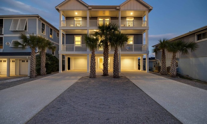 Kure Beach House | nBrand NEW luxury oceanfront, panoramic ocean views,8 bedrooms, private pool
