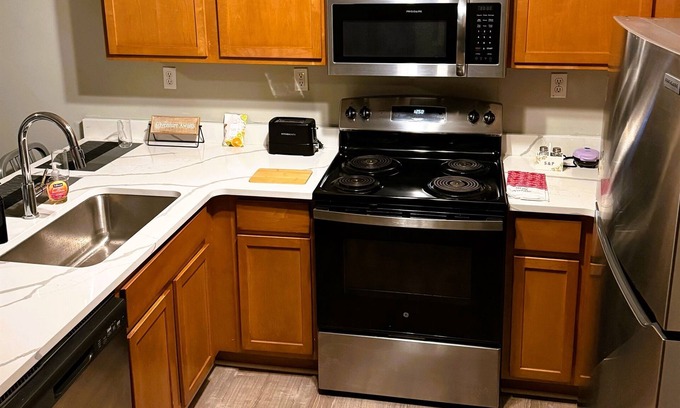 Burns Park Apartment | * NEW * 4BR Retreat | Heart of Campus w/Parking