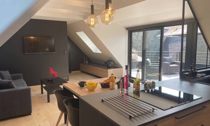 Locronan Apartment | "New" Beautiful apartment in the heart of Locronan