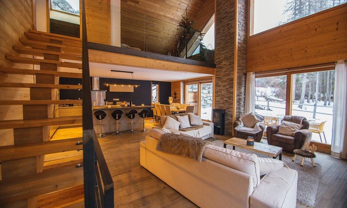 Vars Ski Chalet | New chalet, with sauna, garden, 5mns from the slopes, absolute calm.