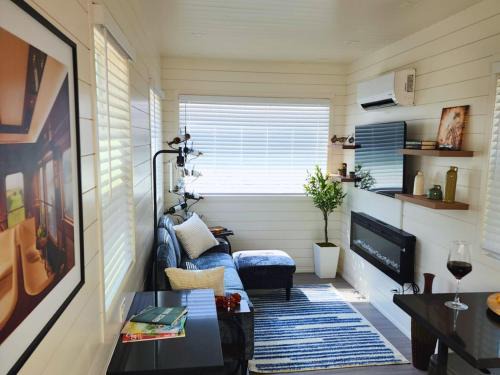 Fredericksburg Resort | New Cornhole, Pickleball, Hot Tub, Pool & Patio