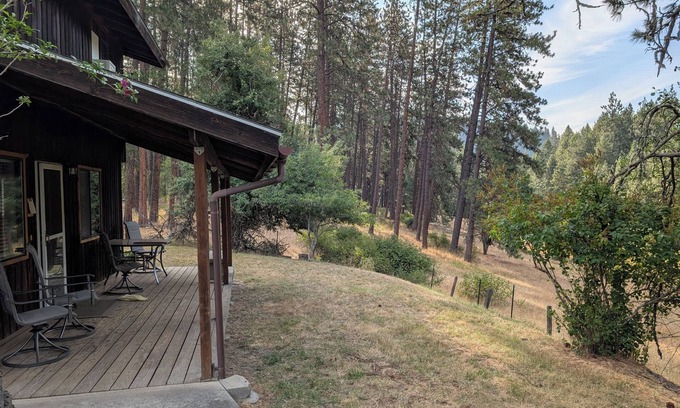 Ahsahka House | "New Listing" Newly renovated 3-bedroom house in Orofino.