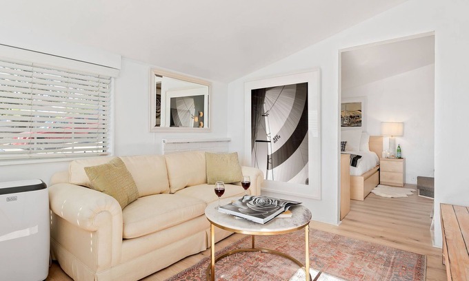 Summerland Apartment | NEW to the Market – Sweet Summerland Sail – 1 BD – Walk to Beach, Restaurants, and Shops!