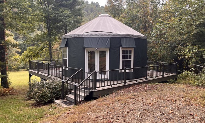 Floyd Cabin | New! YURTime by Buffalo Mountain Getaway