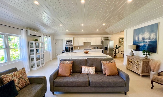 Sunset Crest Villa | Newly Refurbished Luxury 4 Bed Villa with Bar & Pool in Sunset Crest, Holetown