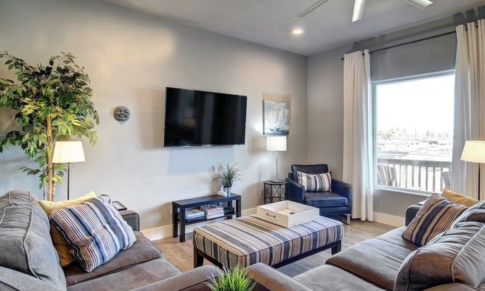 Port Aransas Ski Chalet | Next Chapter Lpt1 Condo