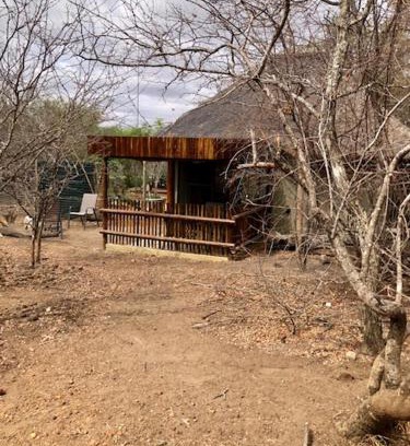 Hoedspruit Ski Chalet | NIANI HYENA chalet