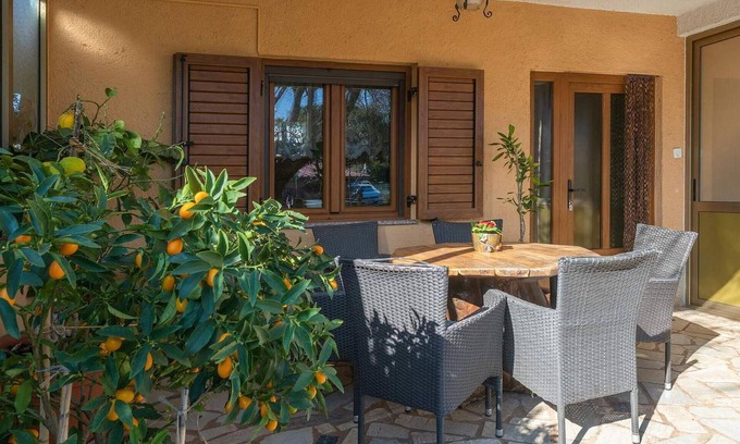 Kastelir-Labinci Apartment | Nice apartment in Kastelir-Labinci