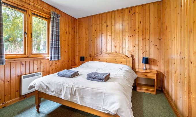 Glen Urquhart House | Nice apartment in villa for 6 people with WIFI, TV and pets allowed