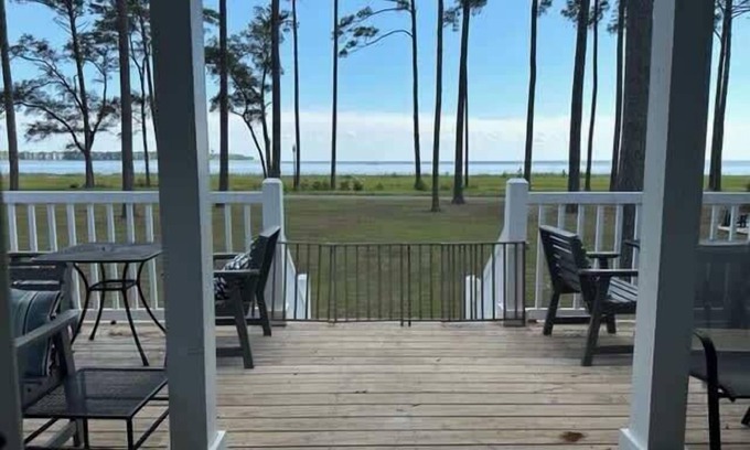 Melrose on the Beach House | Ocean-Front 2bdr Cottage on Daufuskie