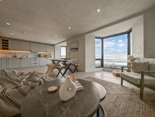 Mumbles Apartment | Ocean View Apartment, Seafront Location