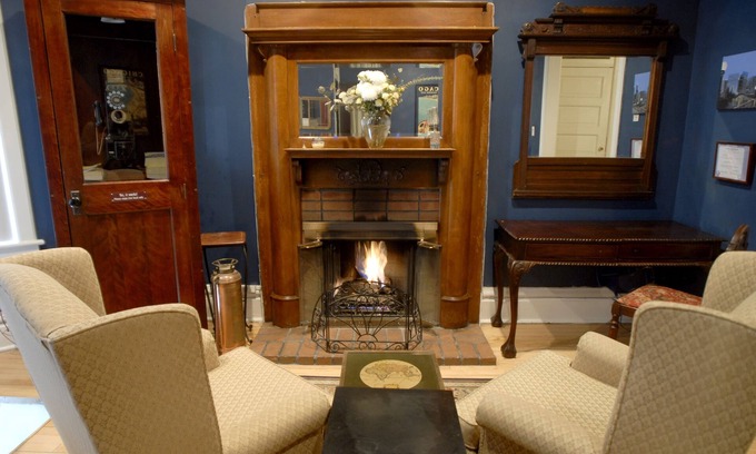 Lakeview Bed & Breakfast | Old Chicago Inn