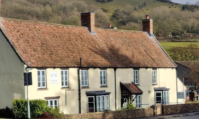 Cross Bed & Breakfast | Old Manor House