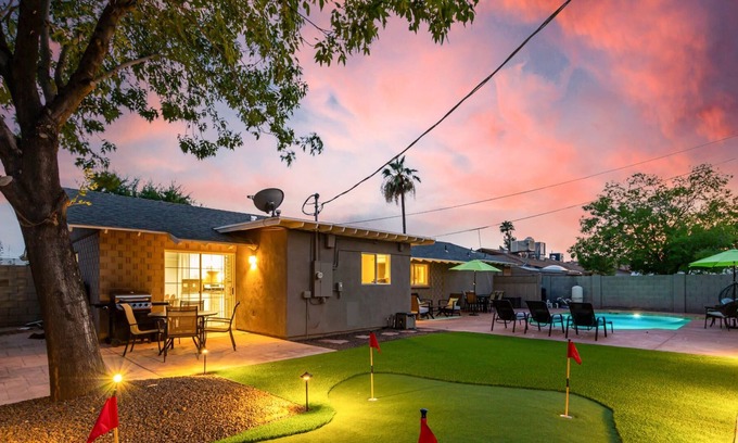 Scottsdale Estates Nine House | Old Town Escape|FREE Heated Pool & Spa|Sleeps 12