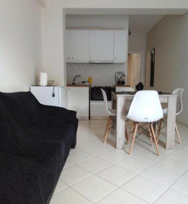 Anatolikos Sinikismos Apartment | Olga & Dimitris