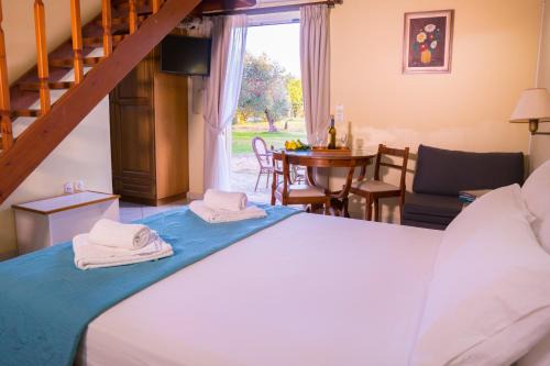 Lixouri Apartment | Olive Τrees Garden