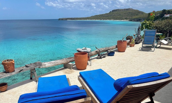Bisento Cottage | ON THE SEA! 2 beaches with an easy walk! Couples only! Private/natural/exclusive