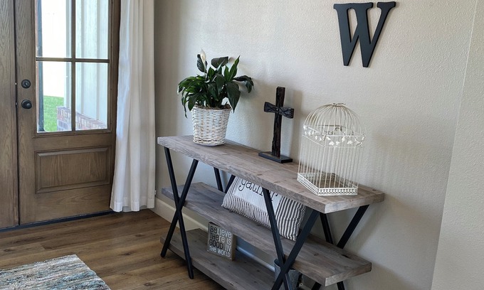 Pryor House | Only 1.7 miles from ROCKLAHOMA! Large home with pool, accommodates 10+ guests!