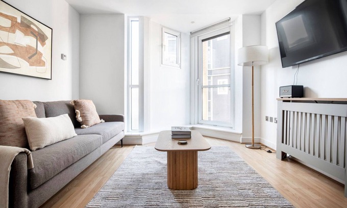 Hackney Apartment | Open plan Hackney 1BR nr shops & restaurants, by Blueground