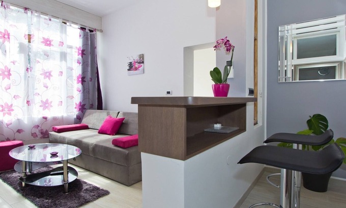 Spadici Apartment | Orchid Spadici/Apartment Orchid Spadici