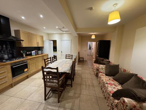 Headington House | Oxford Ensuite Villa Park View Free Parking Six Large Rooms Very Rare