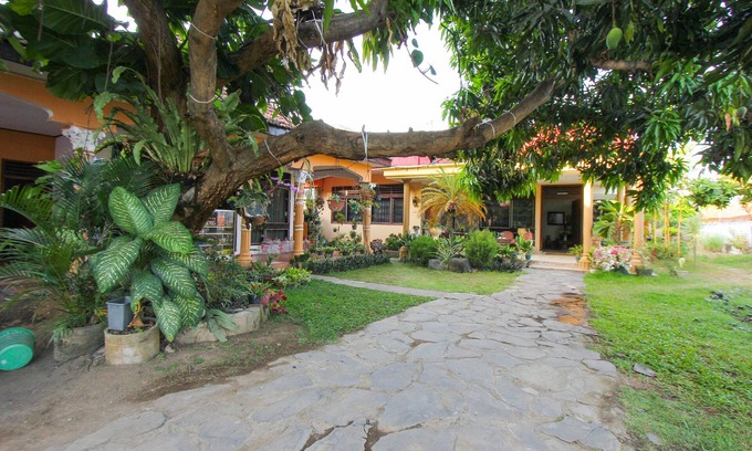 Banyuwangi Hotel | OYO 1721 A. Yani 95 Residence