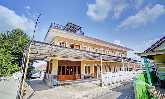 Subang Hotel | OYO 90416 Wisma Wayang Ajen Syariah