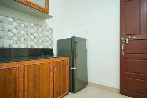Kakkanad Hotel | OYO Vattekad Residency