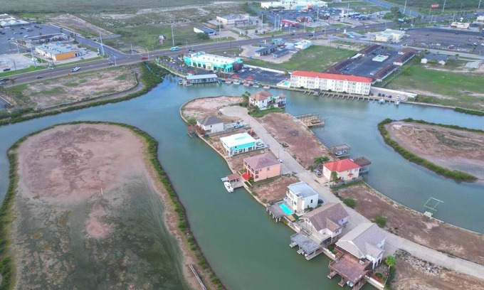 Port Isabel Condo | Oyster Cove