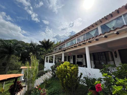 La Vega Hotel | Palmeras del Mirador - Hotel Boutique Campestre en La Vega a 1h de Bogotá
