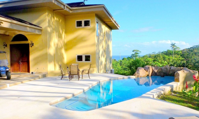 Isla Bastimentos Villa | Pan019 - Beautiful villa on top of a mountain with sea views