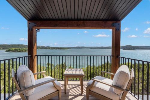 Hollister House | Panoramic Lake View, Billiards, Golden Tee Arcade, Private Hottub, Free Daily Tickets!